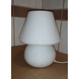 Szarvasi Fanni II gomba asztali lámpa fehér üveg 1x40W E14  SZV-7089/2