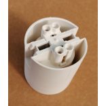 E-27 Egyrészes foglalat, műanyag