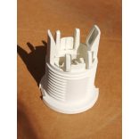 E-14 Foglalat sapka talpas, külső menetes rögzítéssel, beépített tehermentesítővel egyrészes foglalatokhoz. 