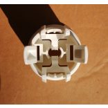 E-14 Foglalat sapka talpas, külső menetes rögzítéssel, beépített tehermentesítővel egyrészes foglalatokhoz. 