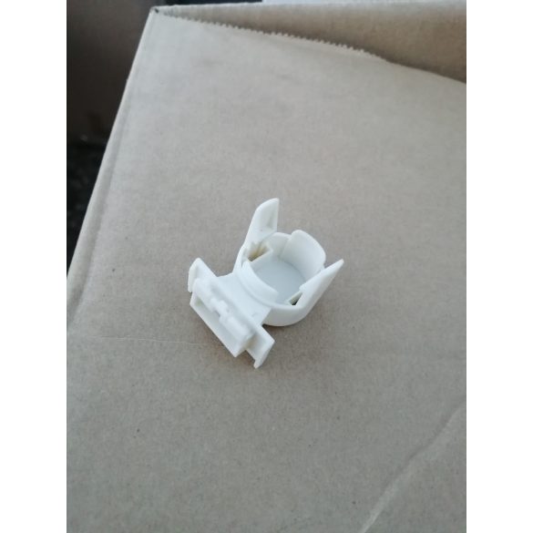 E-14 Foglalat sapka műanyag bepattintós felfogatással egyrészes foglalatokhoz. 